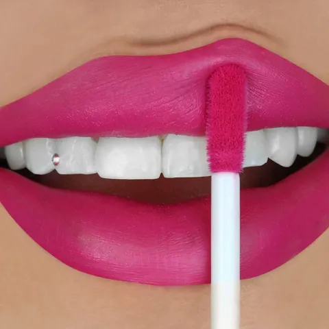 Tono Pink Poise aplicado en los labios